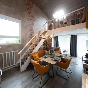 Vip Deluxe 107qm Auf Zwei Etagen 1 Dopplezimmer Eg 1 Doppelzimmer Auf Der Galerie Sowie 2 Badezimmer Und Komplette Küche Mit Mikrowelle Und Backofen Ideal Für 1 Bis 6 Gäste Direkter Blick Auf Garten Und Bergblick Alles Nur Nicht 0815 Schliersee
